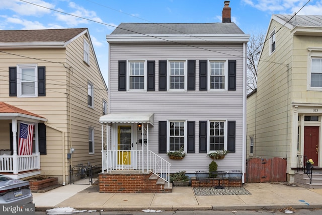 view of front of property