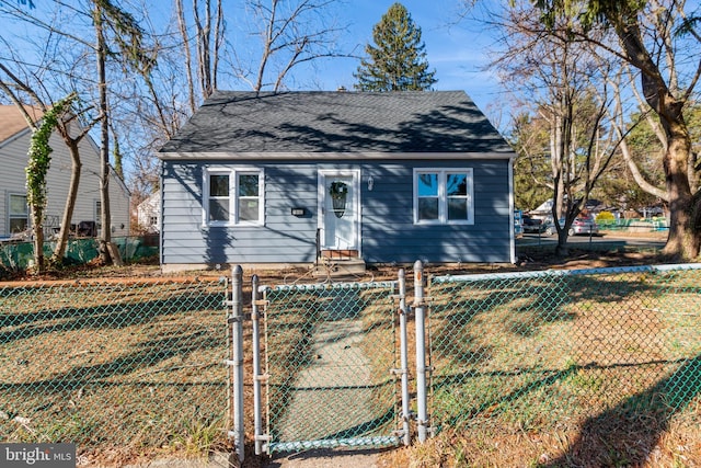 view of front facade featuring a front yard