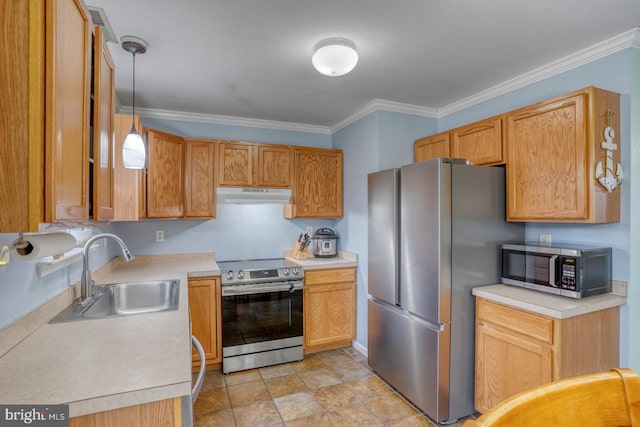 kitchen featuring stainless steel appliances, hanging light fixtures, ornamental molding, and sink