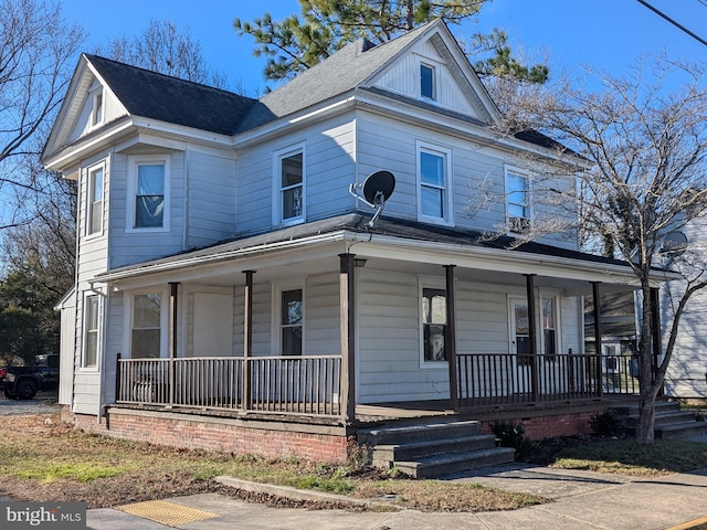 view of front of home featuring a porch