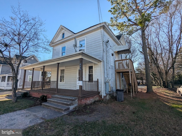 view of front facade featuring a porch