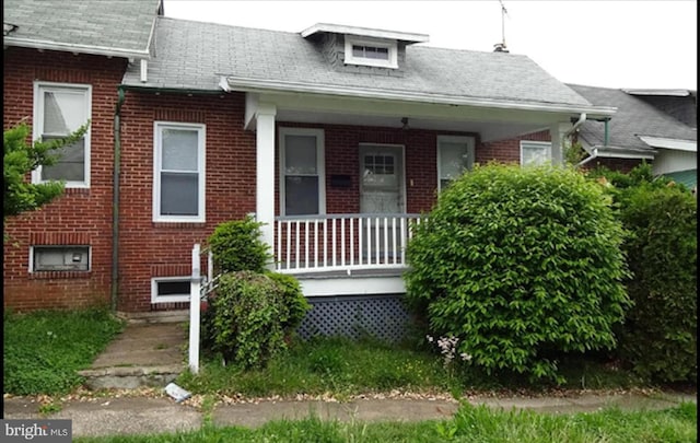 view of front of home with covered porch