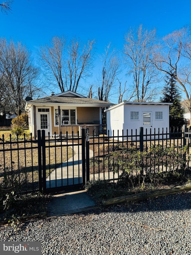 view of front of property