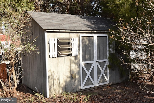 view of outbuilding