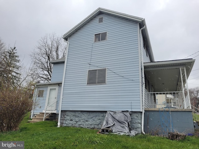 11 Green St, Frostburg, MD 21532 - back of house featuring a lawn
