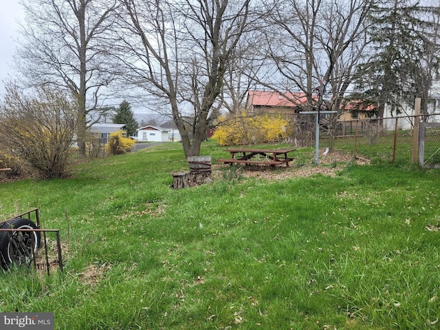 11 Green St, Frostburg, MD 21532 - view of yard