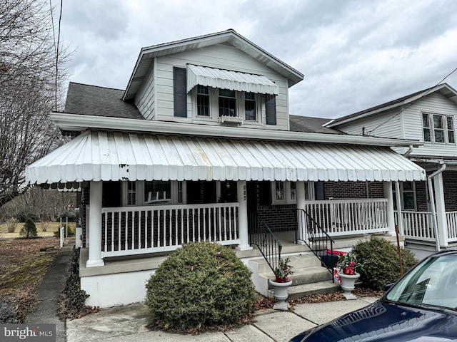 view of front facade featuring a porch