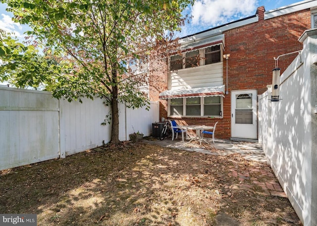 view of yard with a patio