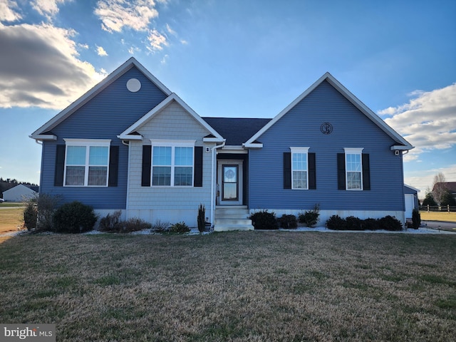 view of front facade featuring a front lawn