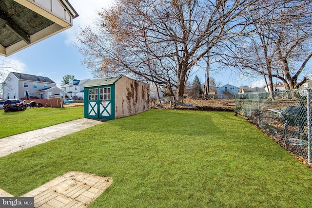 view of yard with a shed