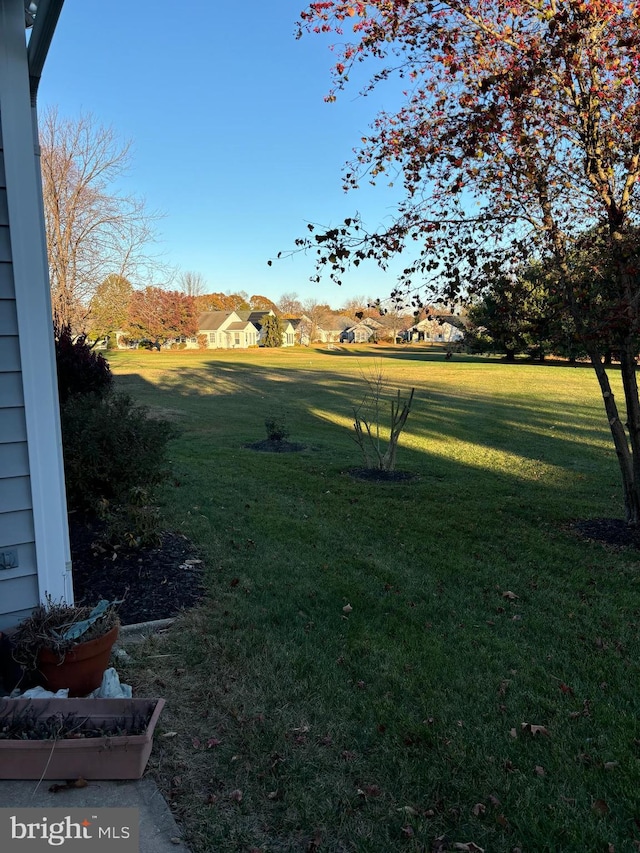 136 Sandpiper Ln, West Deptford, NJ 08086 - view of yard