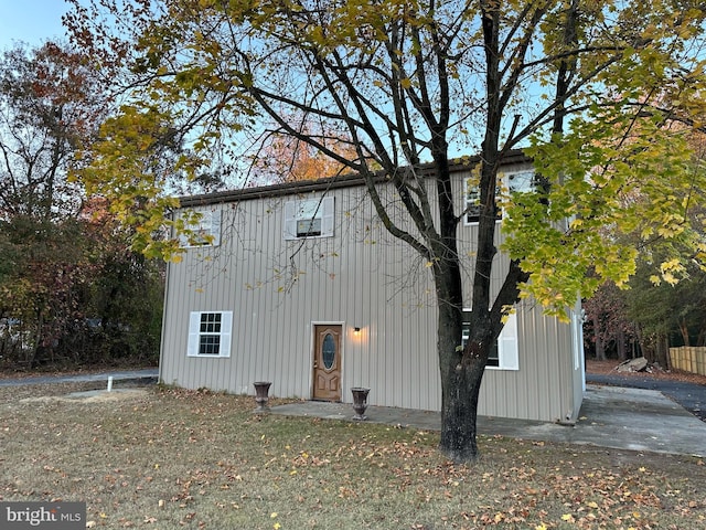 view of outdoor structure