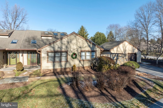 view of front of house featuring a garage