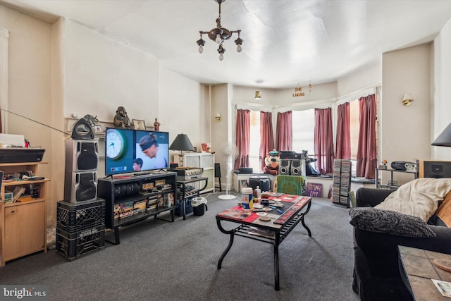 living room with carpet