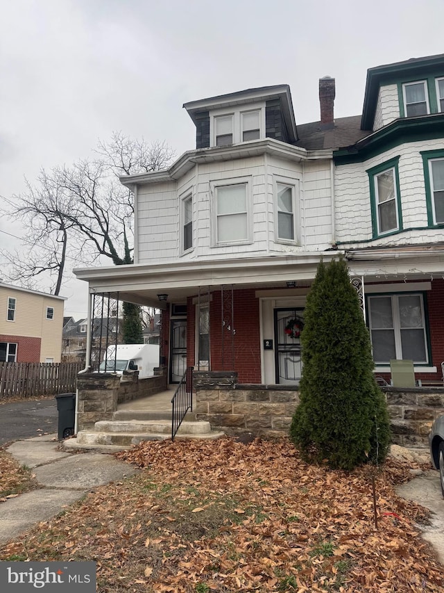 view of front facade with covered porch