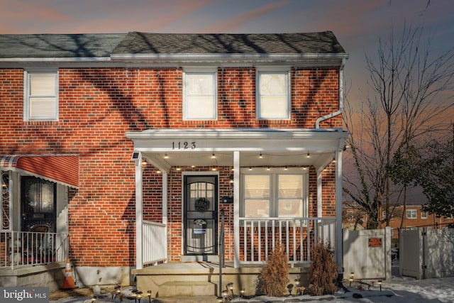 view of front of property featuring a porch