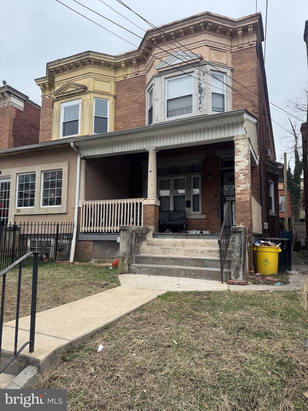 view of front of house featuring a porch