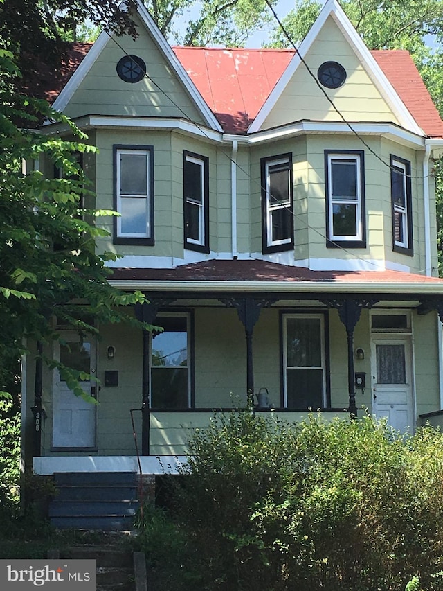 view of front of home with covered porch