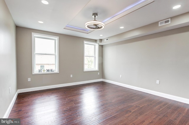 1324 Aisquith St, Baltimore, MD 21202 - spare room with dark wood-style floors, baseboards, and recessed lighting