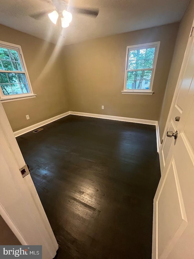 empty room with ceiling fan