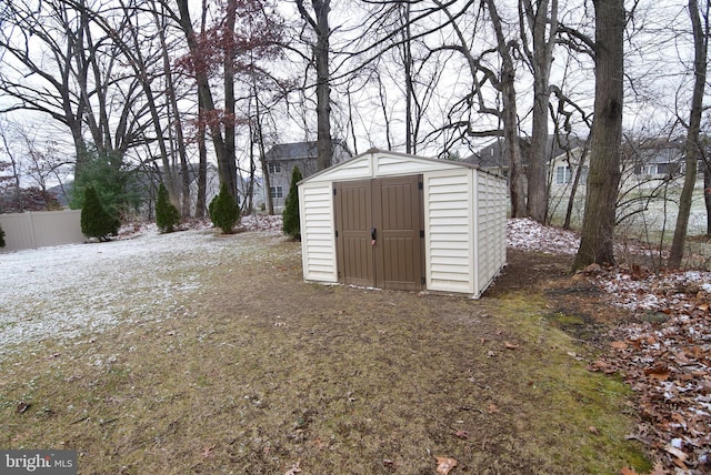 view of outbuilding