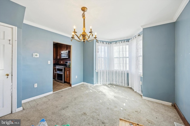 carpeted empty room with a chandelier and crown molding