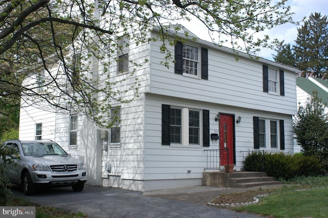 view of front facade