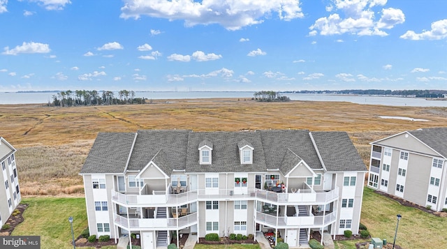 bird's eye view featuring a water view