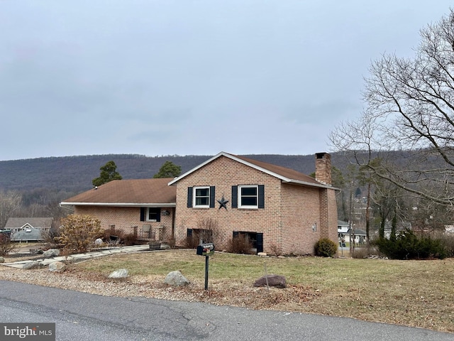 view of front of house with a front yard