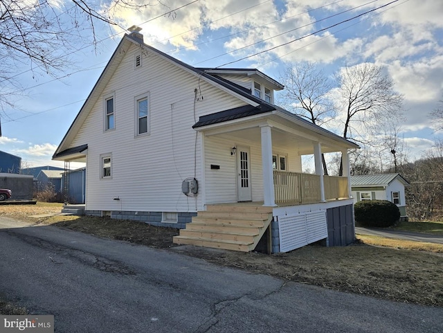 view of front of house featuring covered porch