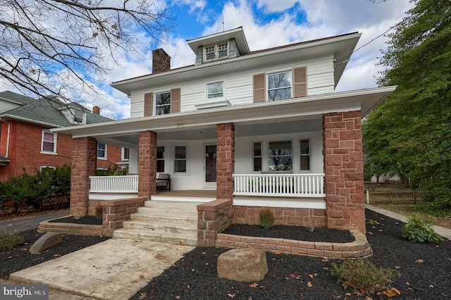 view of front of property featuring a porch