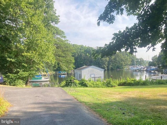 view of yard with a water view