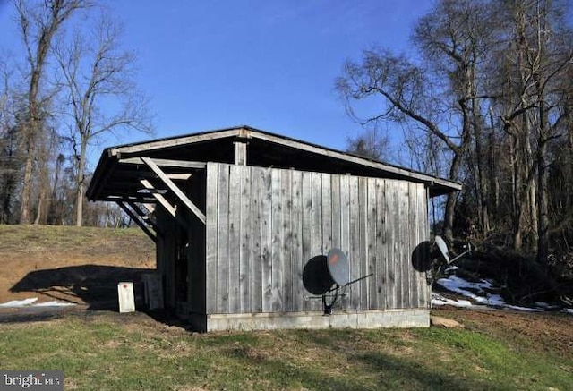 view of outdoor structure