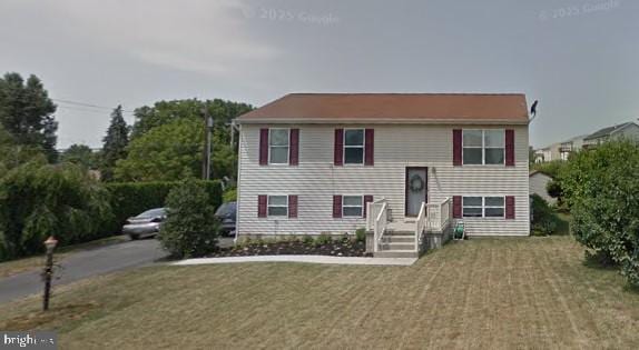 1025 Harmony Hl, Lebanon, PA 17046 - bi-level home featuring a front lawn