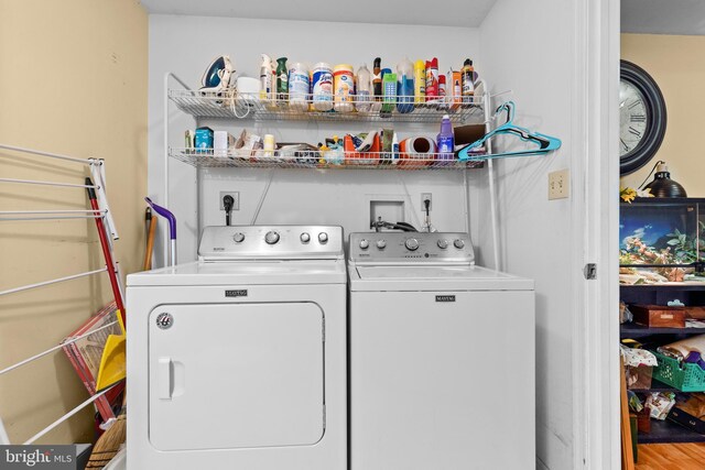 1025 Harmony Hl, Lebanon, PA 17046 - washroom featuring washing machine and clothes dryer