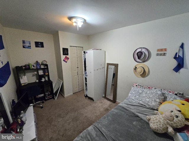 view of carpeted bedroom