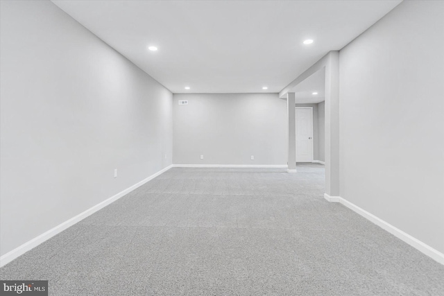 unfurnished room featuring carpet flooring