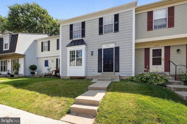 view of front of house featuring a front yard