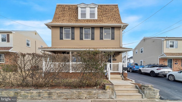 view of front of home featuring a porch