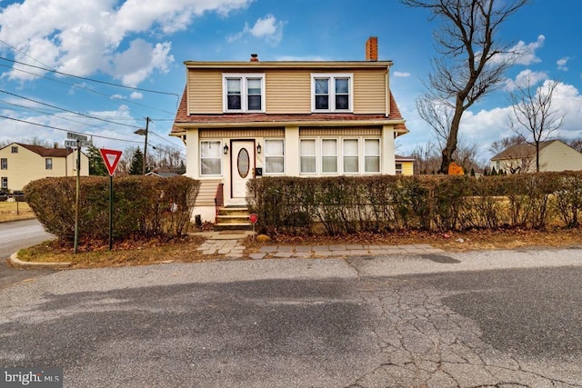 view of front property