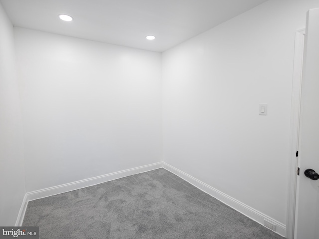 spare room with carpet flooring