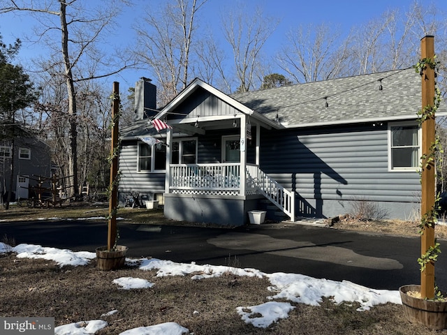 view of front of house with a porch