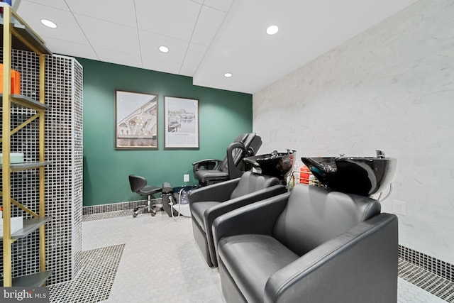 misc room featuring recessed lighting, visible vents, a drop ceiling, and baseboards