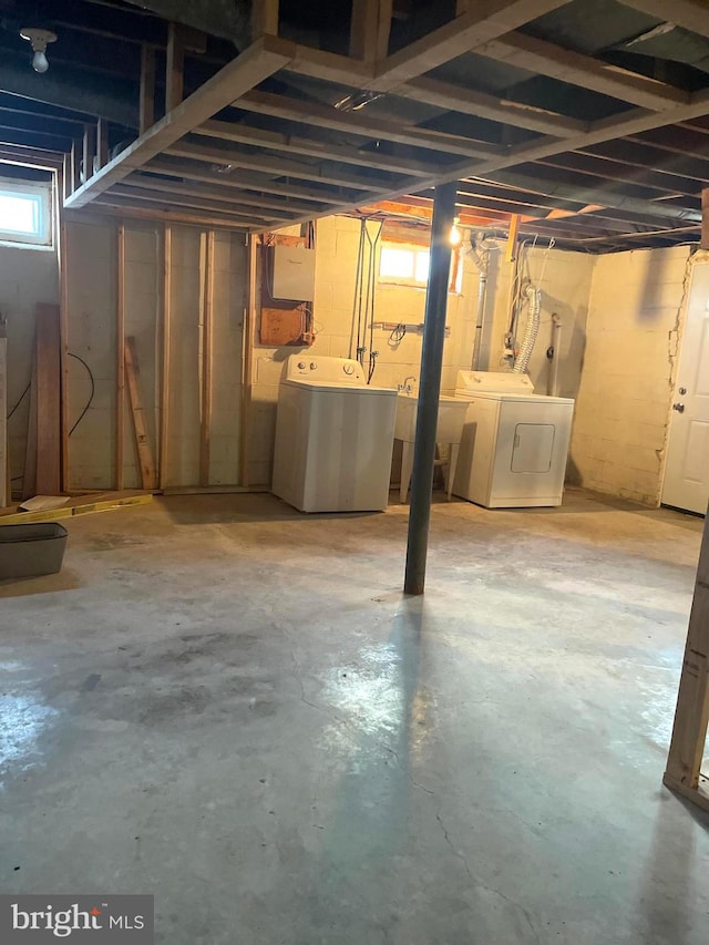 basement featuring washer and dryer