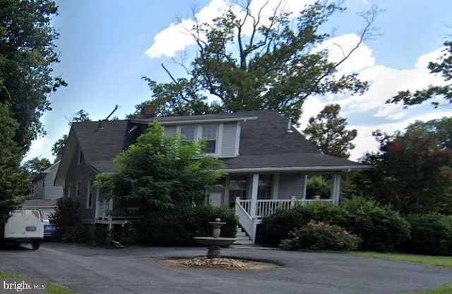 view of front of house featuring covered porch