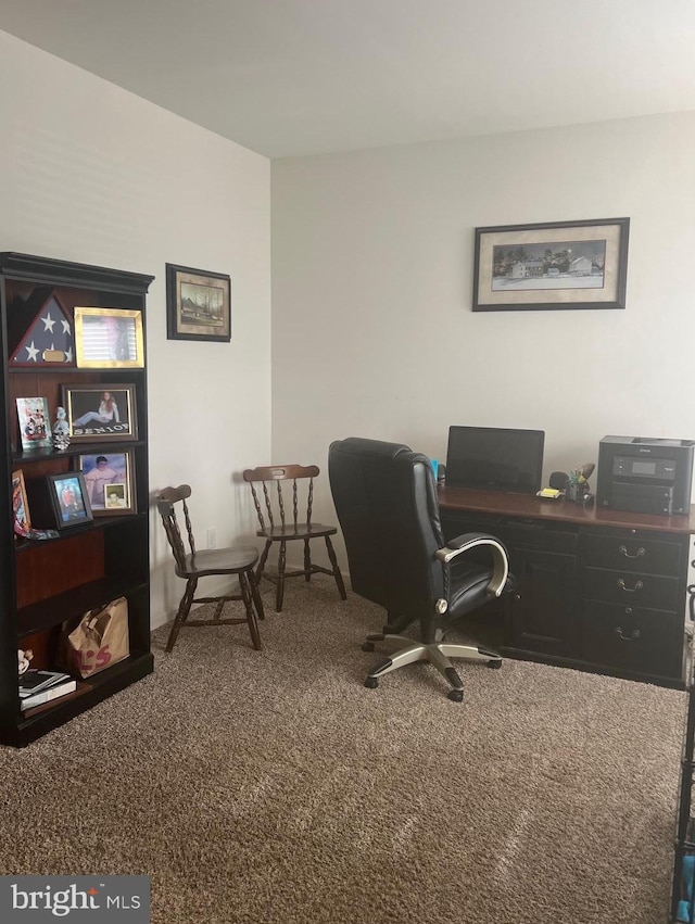 office area with carpet