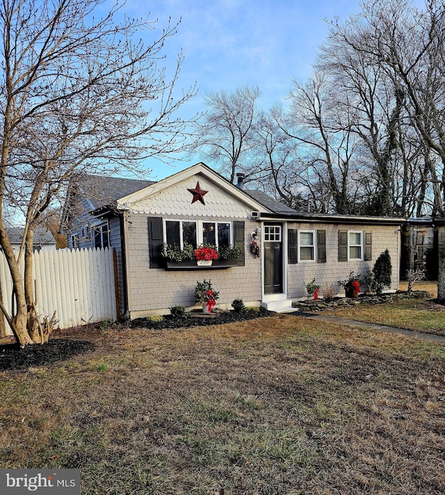 view of front of house with a front yard