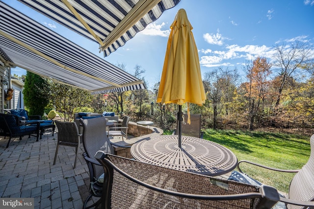 view of patio / terrace featuring an outdoor living space