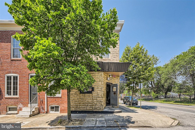 view of front of property