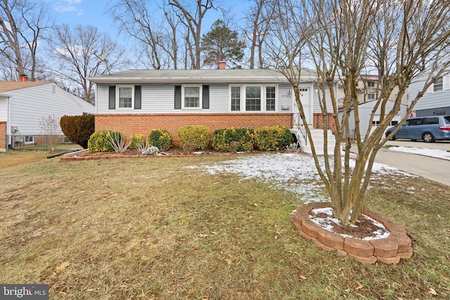 view of front of home with a front yard